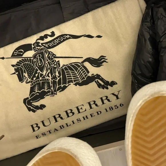 {Burberry} Low top Leather and Canvas Sneakers New with box - Picture 8 of 8